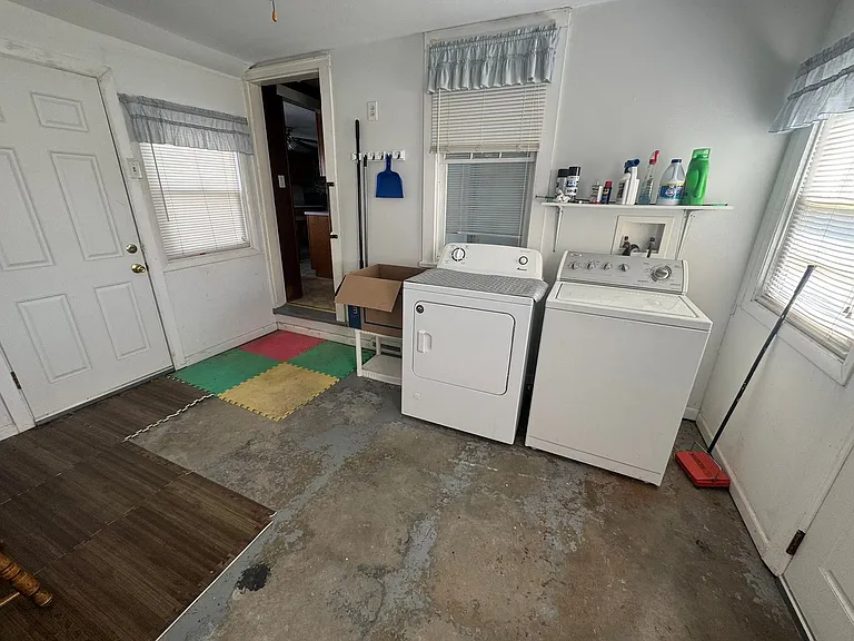619 S Independence St — Photo 15