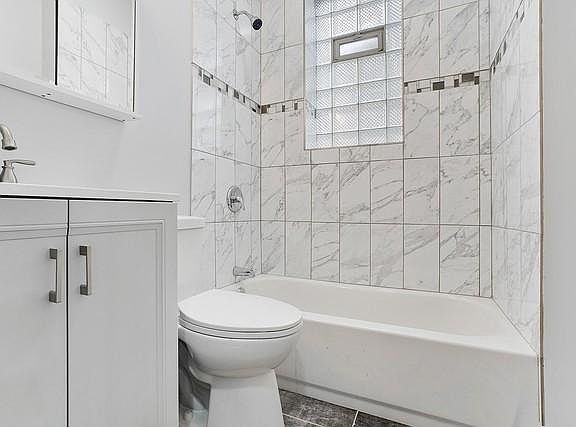 2nd image of 4941 W Jackson Blvd APT 1
