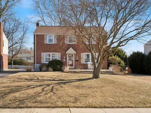 205 Pine Ridge Rd, Havertown, PA 19083