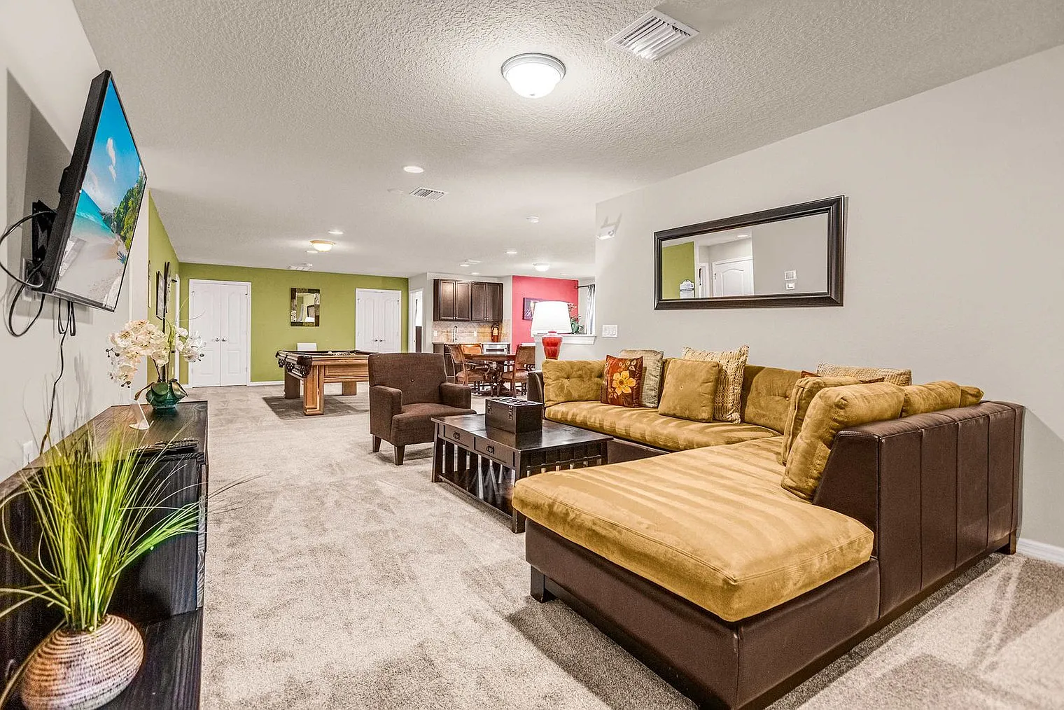 9 bed, 6.0 bath, 4380 sqft, $6,458 — Photo 3