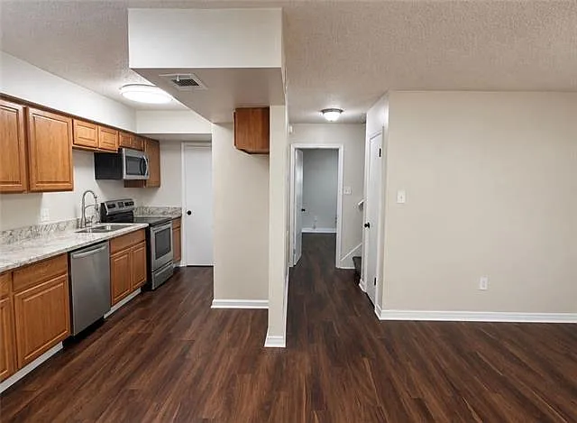 3324 Seine St #B — Photo 3