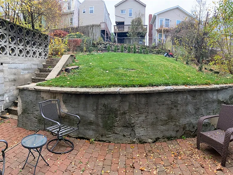 221 Ulysses St — Photo 14