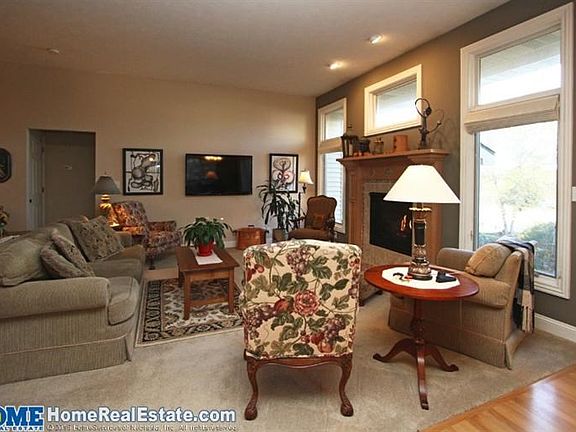 3rd image of 2222 Brennen View Ct