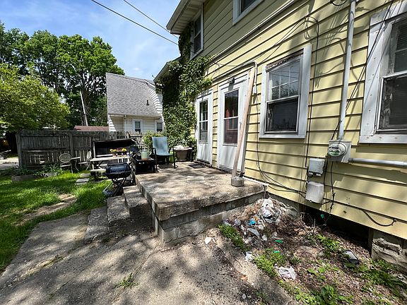 3rd image of 4919 Young Ave