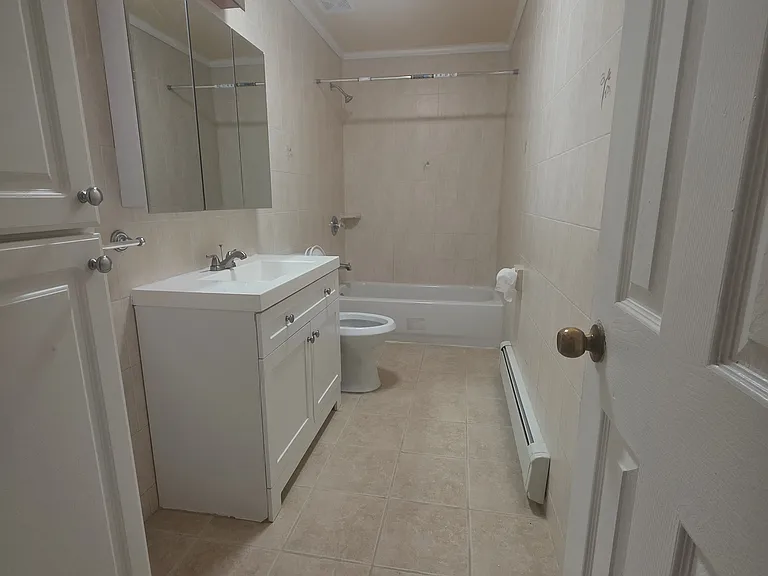 658 E 221st St #2 — Photo 9