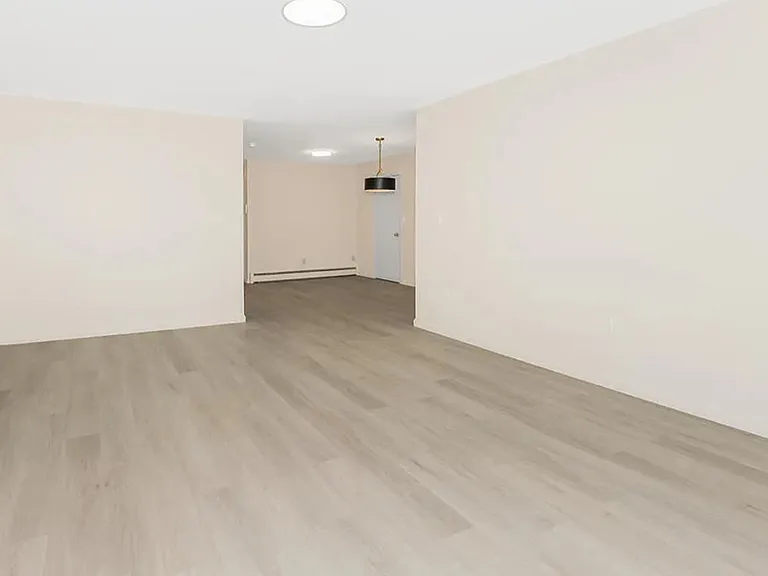 520 Kappock St #2 — Photo 4