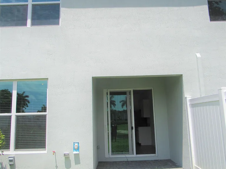 4332 Pond Lily Ln — Photo 22