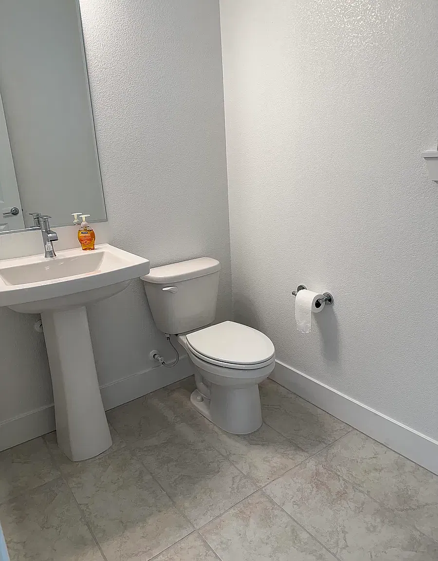5 bed, 4.5 bath, 2664 sqft, $3,500 — Photo 2
