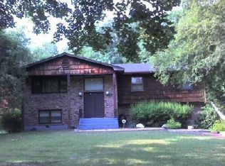 10 Nottingham Dr, Suffern, NY 10901