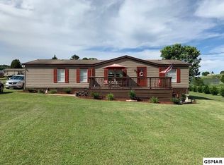 530 Old Stage Rd, Dandridge, TN 37725