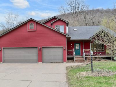 245 Oak Leaf Dr, Winona, MN, 55987