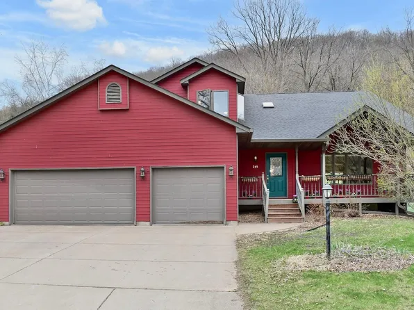 245 Oak Leaf Dr, Winona, MN 55987