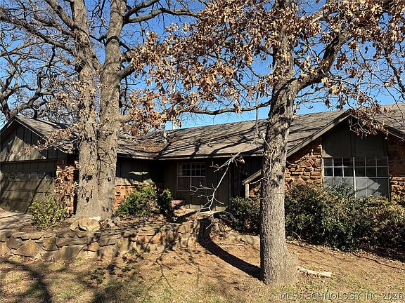 3rd image of 2301 W Oklahoma Pl
