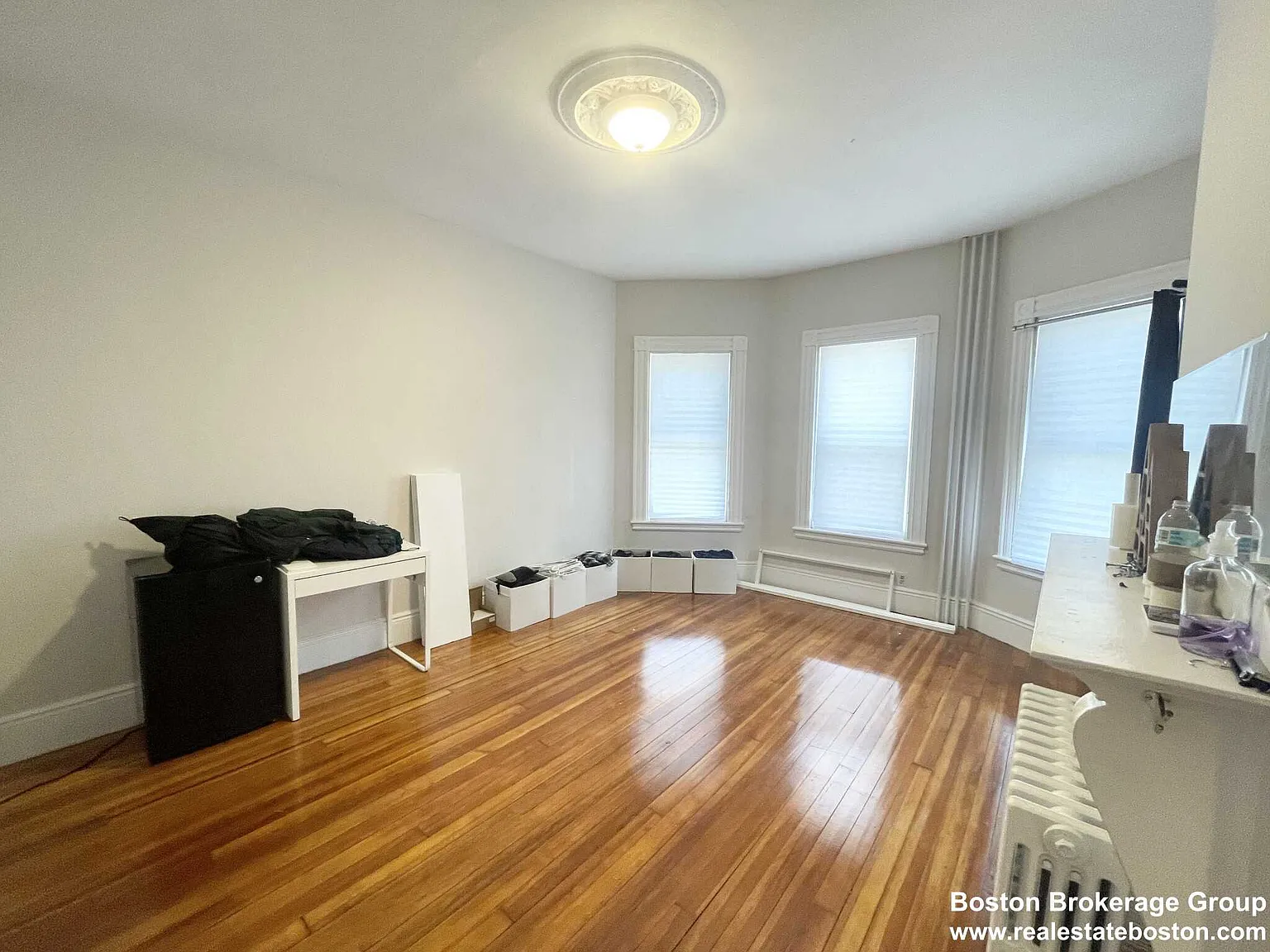3 bed, $4,400 — Photo 2