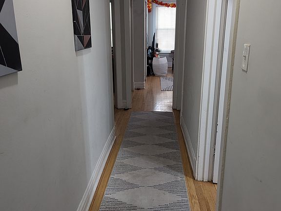 5th image of 541 W Arlington Pl #112