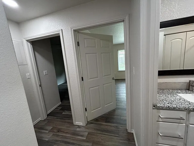 1029 N Water St — Photo 22