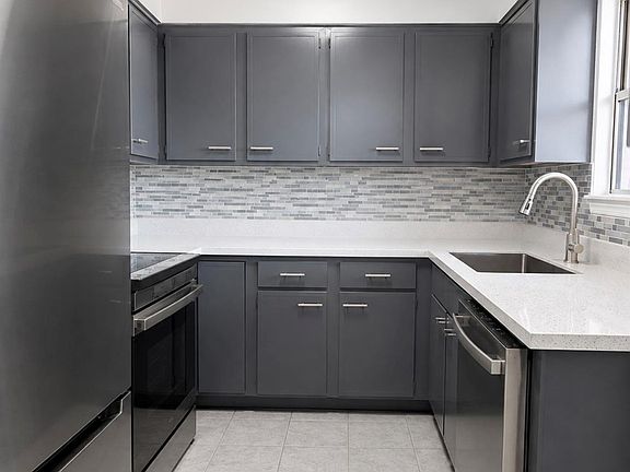 4th image of 3150 Walnut Bend Ln APT 622