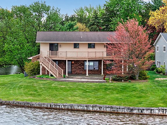 5th image of 332 Riviera Dr