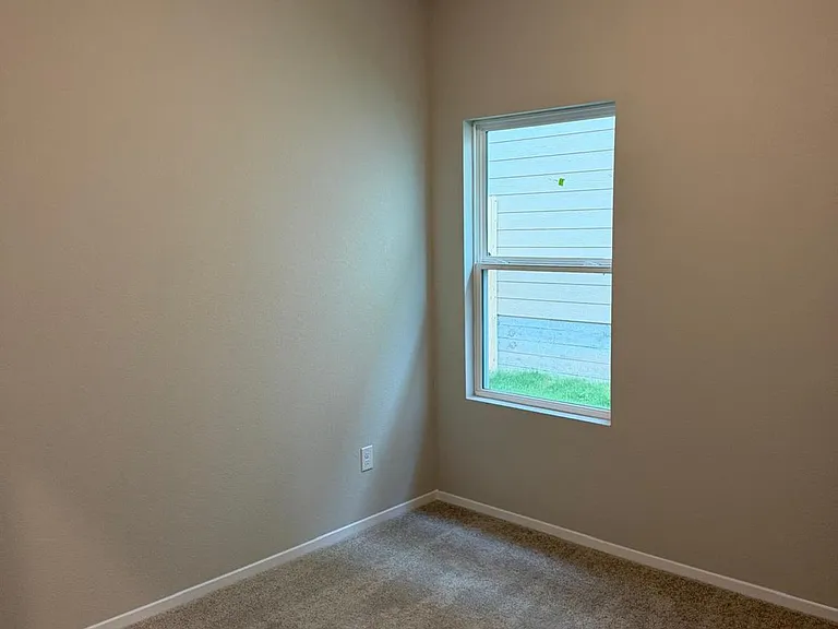 2615 Deren Ln — Photo 9