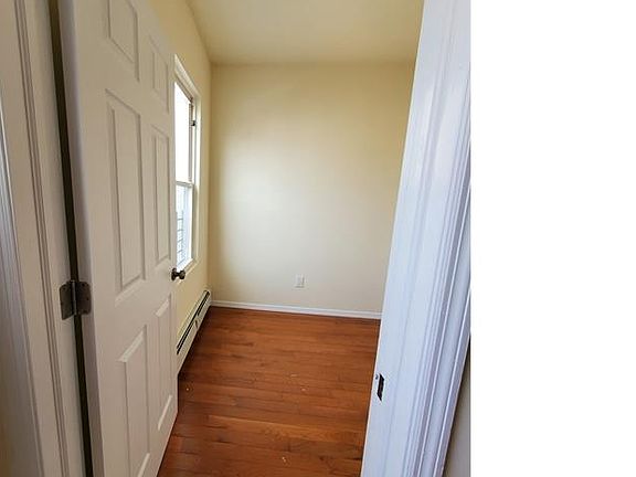 4th image of 155 Waverly St #C