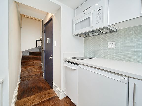 5th image of 226 W 13th St #3RR