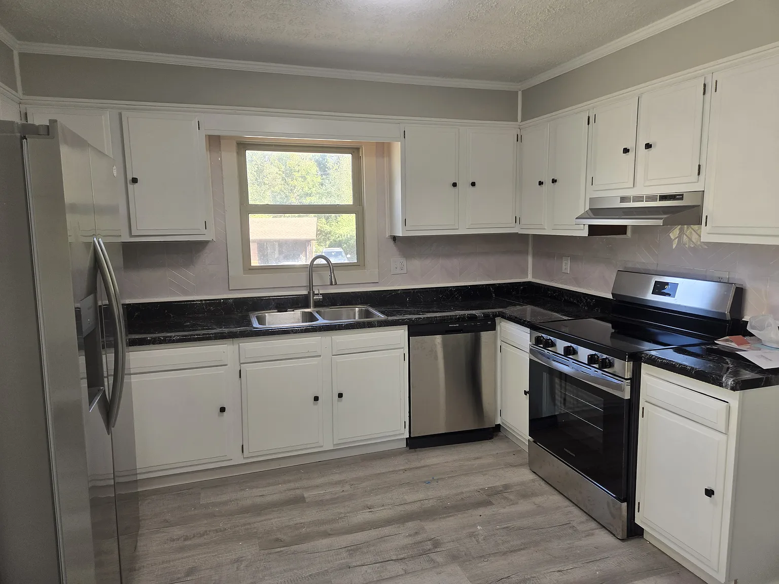 3 bed, 1263 sqft, $1,700 — Photo 2