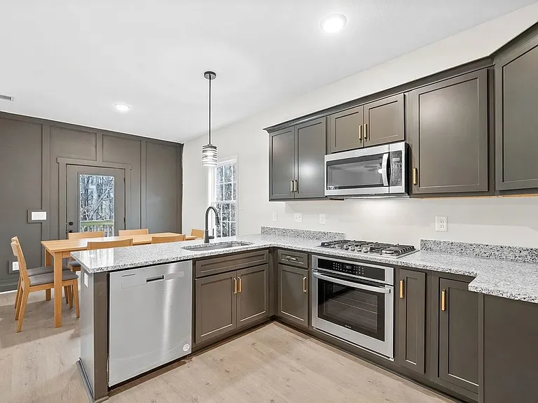 513 Canyon View Ct — Photo 12