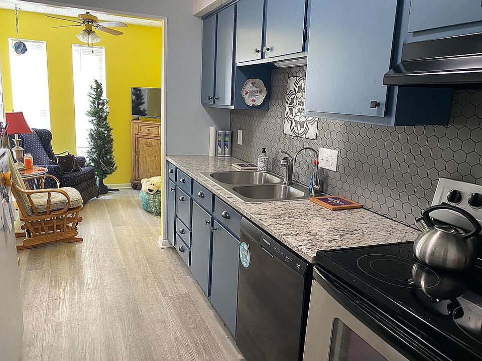 2nd image of 2509 Tantelon Pl