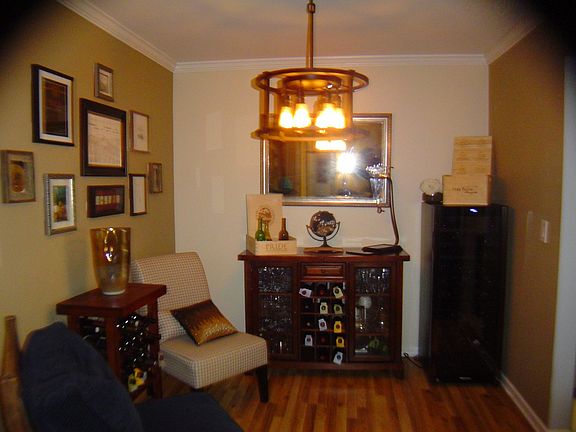 4th image of 241 Deerpath Ct Unit D-1