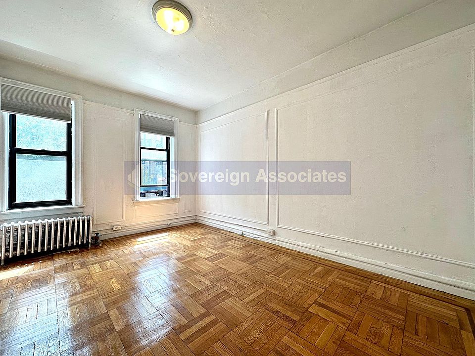 1st image of 10 Bennett Ave #23