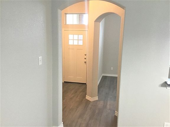 2nd image of 105 Sunset Falls Dr
