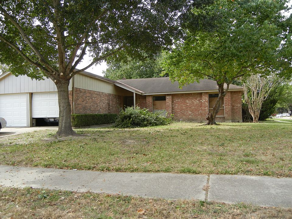1st image of 11215 Loyola Dr