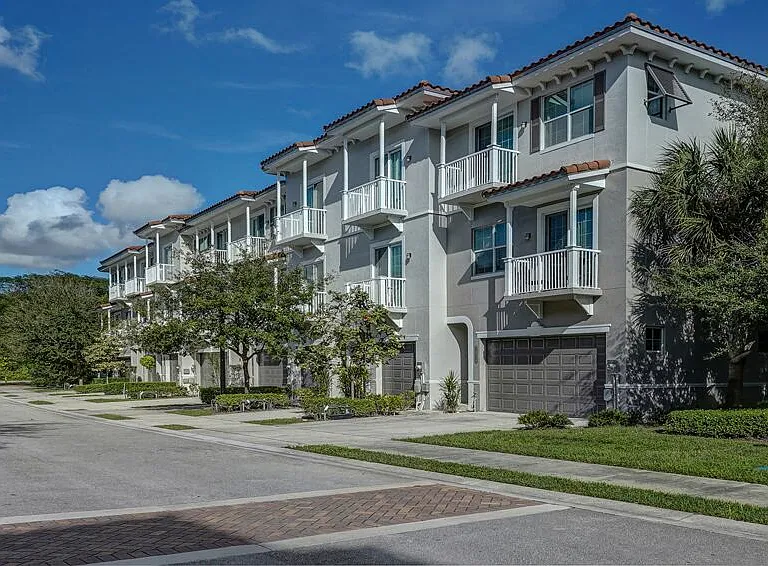 Midtown exterior 26
