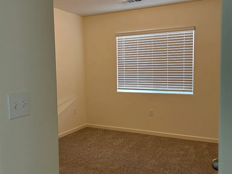 2146 W Escher Dr — Photo 8