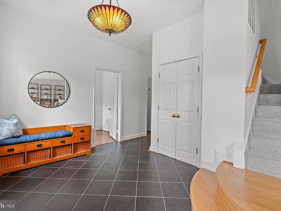 4th image of 1920 Windmill Ln