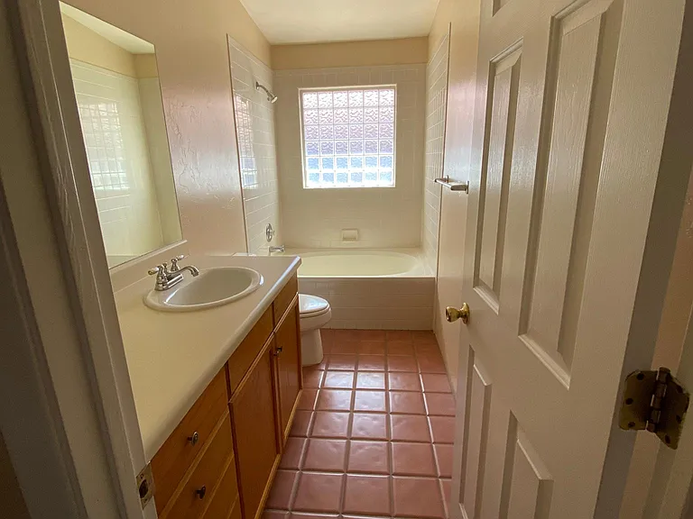 3041 E Loretta Dr — Photo 31