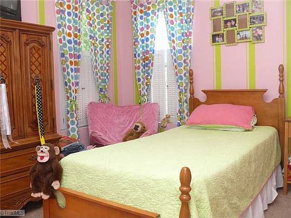2nd Bedroom