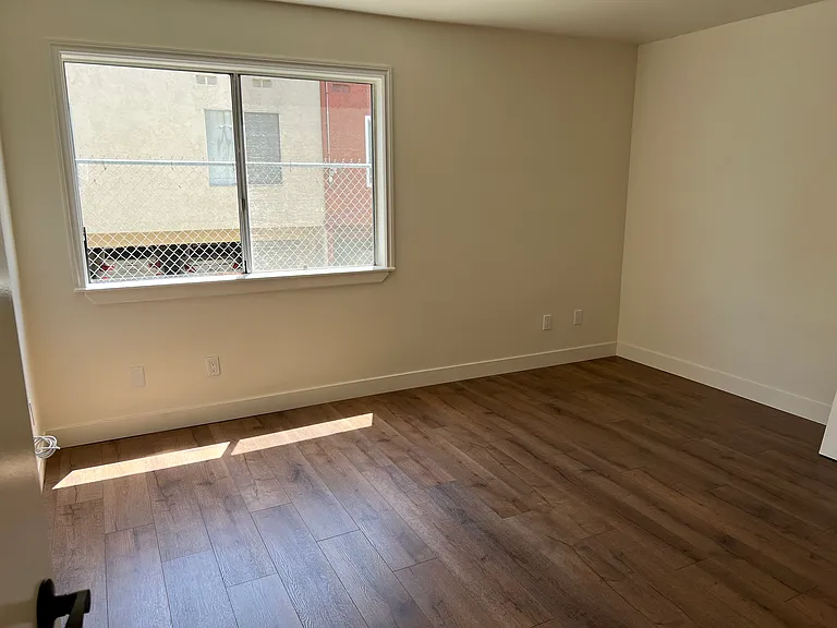 18408 Hatteras St — Photo 19