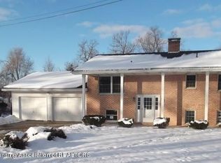 1890 Lake Ct, Owosso, MI 48867