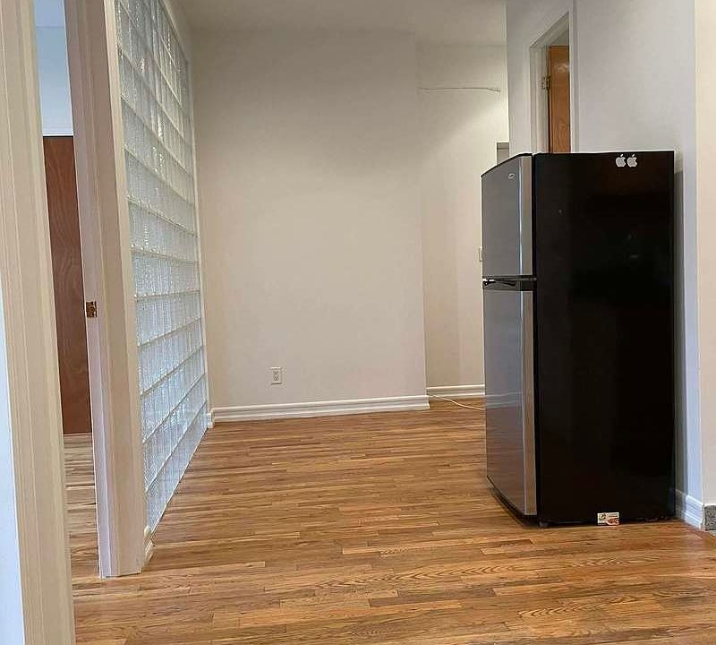 1st image of 56 Livingston St #9