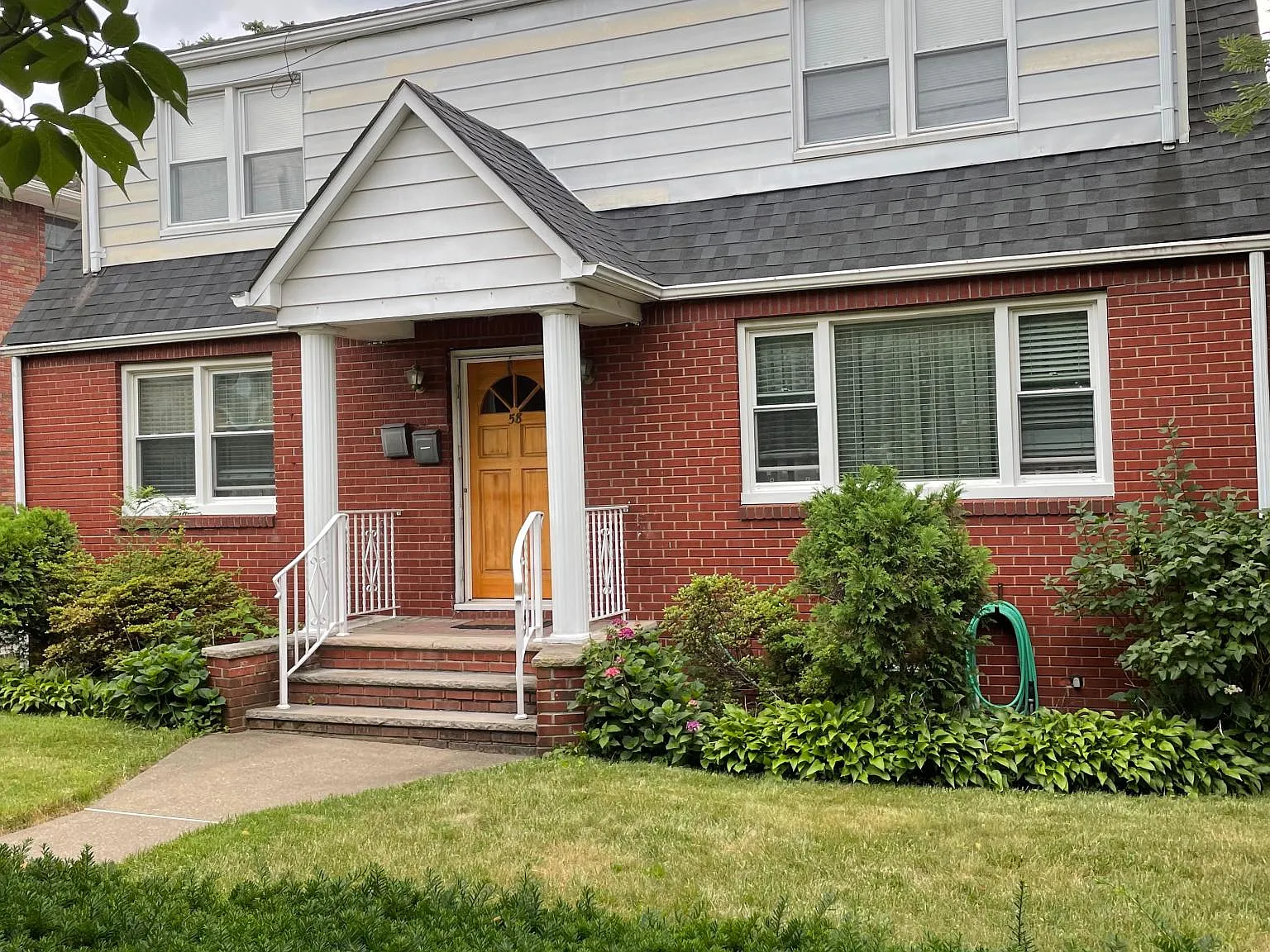 2 bed, 700 sqft, $2,200 — Photo 1