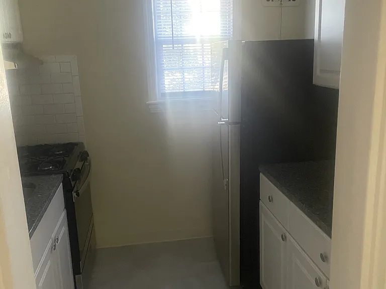Swansen Apartments — Photo 13