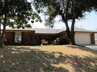 2137 Pecos Dr, Grapevine, TX 76051