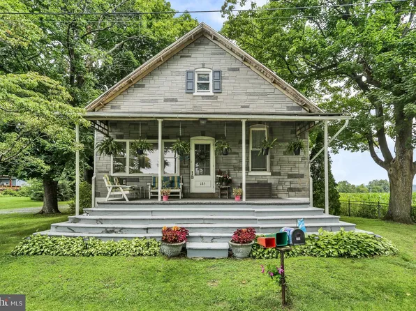 185 Stitzer Rd, Oley, PA 19547