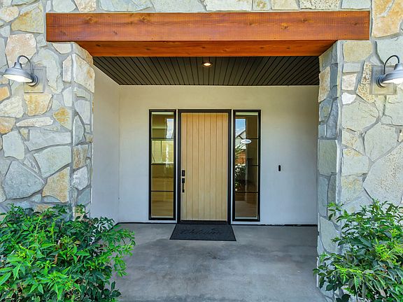 4th image of 14224 S Summit Crest Ln