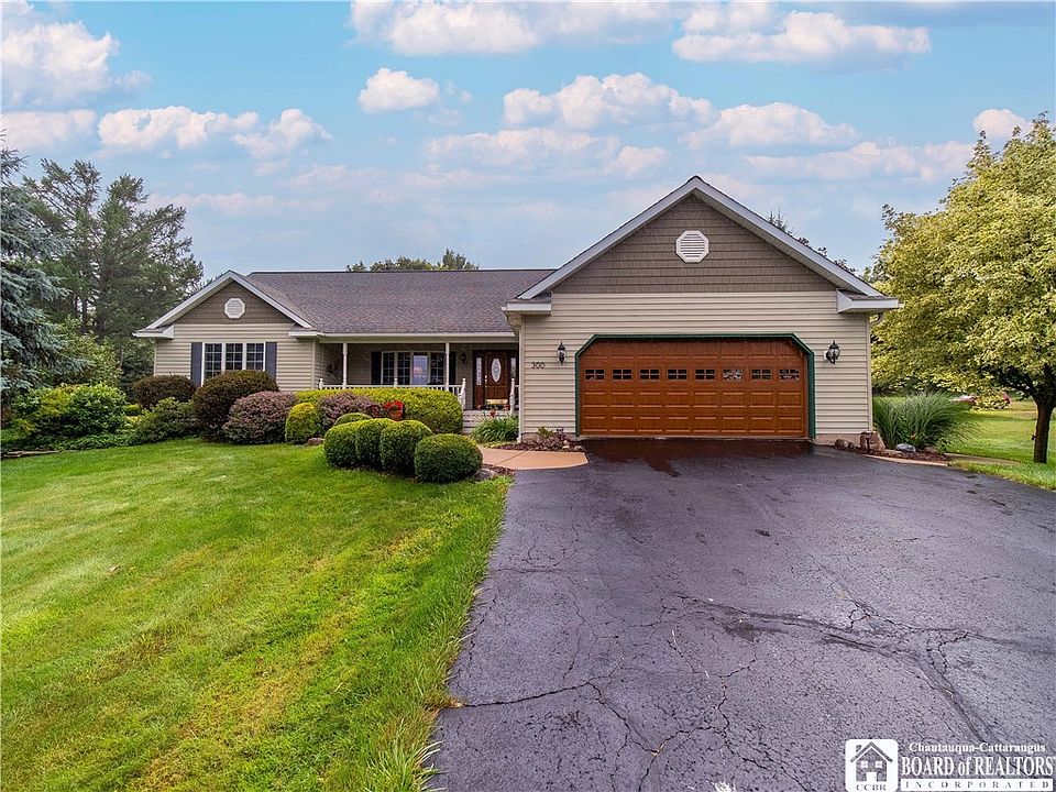 1st image of 300 Lakeside Dr