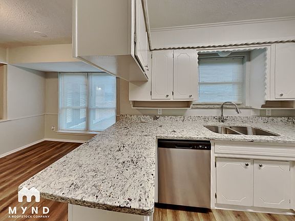 5th image of 228 S Heights Dr