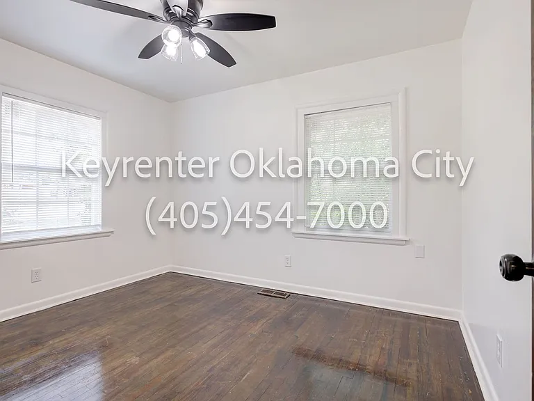 1524 Rowena Ln — Photo 28