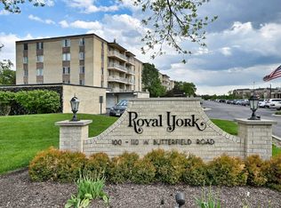 110 W Butterfield Rd APT 302S, Elmhurst, IL 60126