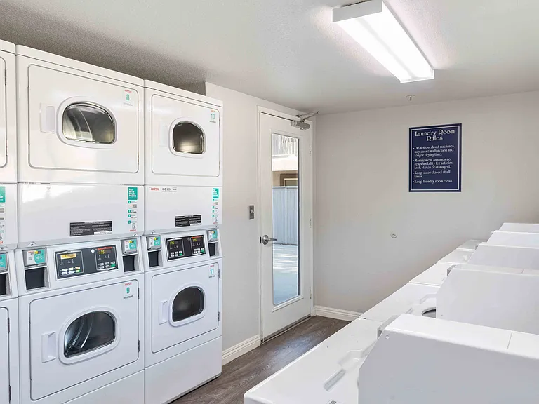 Cranford Court Apts — Photo 20